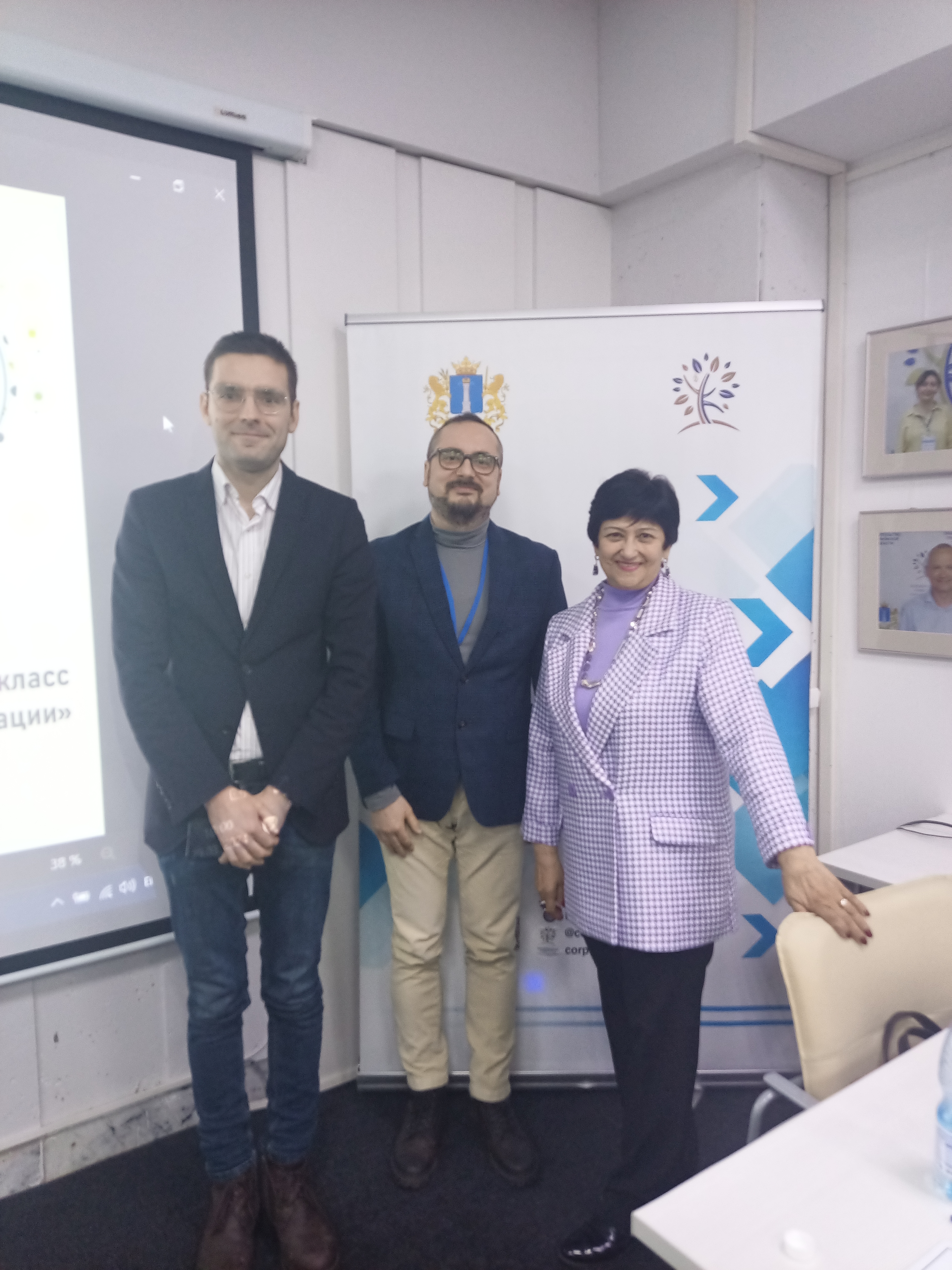 Алексей Воеводин и Наталья Евтихиева и Александр Рябушко на мастер-классе Кросс-культурные коммуникации